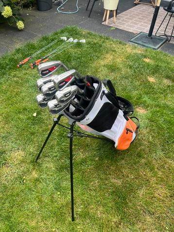 Golfset wilson en dunlop met tas beschikbaar voor biedingen