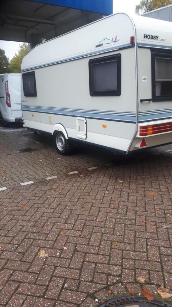 hobby classic 440 airco voortent luifel 4 persoons, Caravans en Kamperen, Caravans, Bedrijf, tot en met 4, 750 - 1000 kg, Treinzit