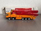 Conrad 40135/0 Mercedes Actros betonpomp Putzmeister M 52, Hobby en Vrije tijd, Modelauto's | 1:50, Ophalen of Verzenden, Nieuw