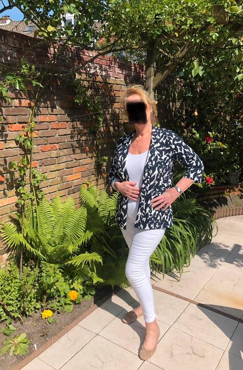 Tijdloos prachtig jasje vestje wit donkerblauw mt  44 L, Kleding | Dames, Jasjes, Kostuums en Pakken, Zo goed als nieuw, Jasje