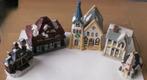 Diverse huisjes en kerken, station kershuisjes  kerstdorp, Ophalen of Verzenden, Zo goed als nieuw