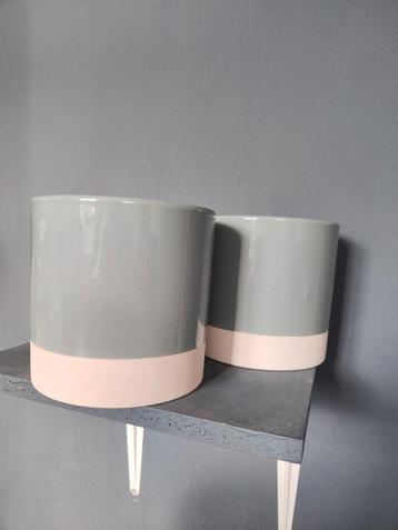 3 Grijs/Witte Bloempotten - 13cm beschikbaar voor biedingen