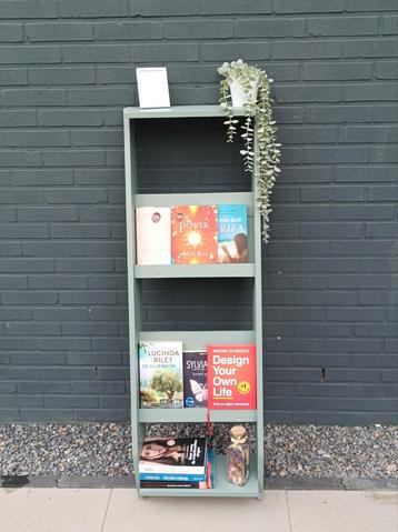 Tijdschrifthouder, krantenbak, boekenkast, boekenschap,  beschikbaar voor biedingen