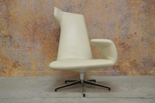 IZG staat gebroken witte leren Kebe design draaifauteuil, Huis en Inrichting, Fauteuils, Zo goed als nieuw, Leer, 50 tot 75 cm