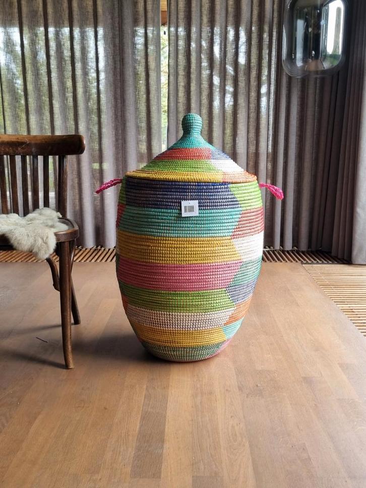 Handgemaakte afrikaanse  Senegal Mand - Multicolor, Huis en Inrichting, Woonaccessoires | Schalen en Manden, Nieuw, Mand, Rond