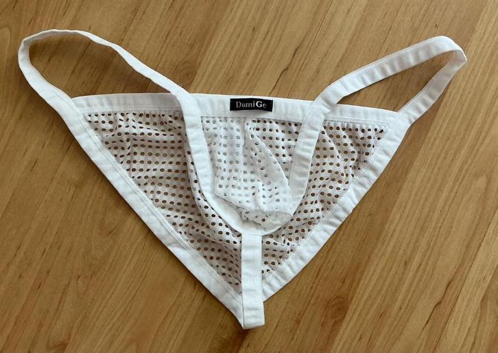String wit met bedekte achterkant, maat XL, gay / hetero, Kleding | Heren, Ondergoed, Slip, Wit, Ophalen of Verzenden
