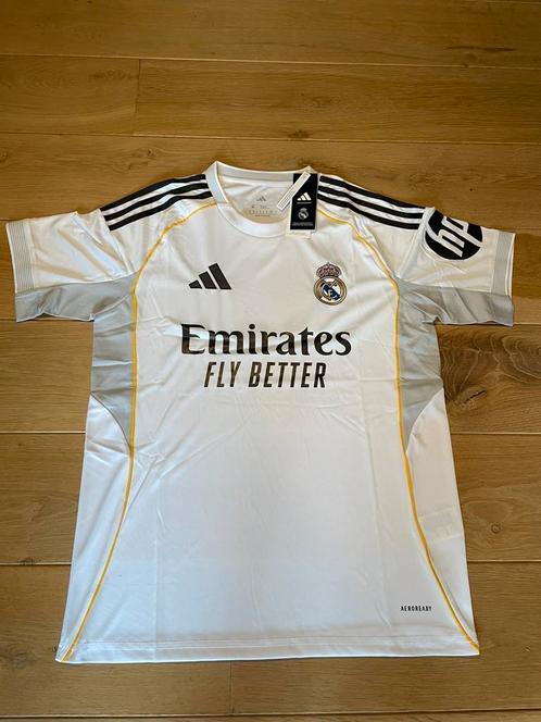 Real Madrid Nieuw thuis shirt 25/26 maat M, Sport en Fitness, Voetbal, Nieuw, Shirt, Maat M, Verzenden