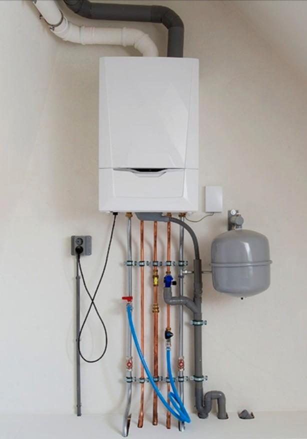 Ervaren Verwarmingsmonteur /Loodgieter.(Amsterdam), Diensten en Vakmensen, Loodgieters en Installateurs, Installatie, Reparatie