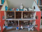 Poppenhuis met meubels en "bewoners", Ophalen