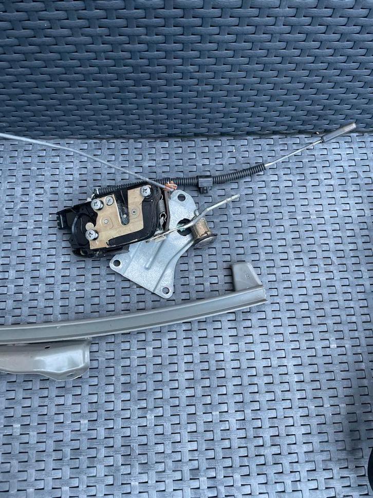 Deurmechanisme rechts Toyota Starlet P9, Auto diversen, Auto-accessoires, Gebruikt, Ophalen of Verzenden