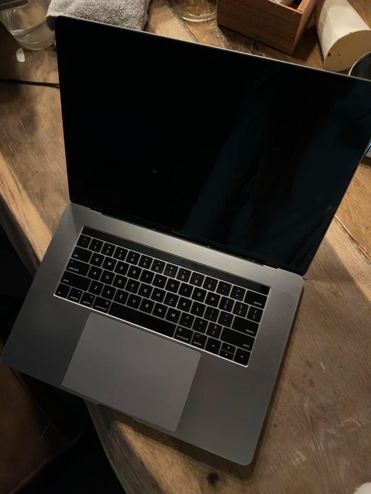 MacBook Pro 15 in 2017 500GB SSD, Computers en Software, Apple Macbooks, Gebruikt, MacBook Pro, 15 inch, 2 tot 3 Ghz, 512 GB, 16 GB