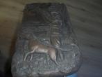 brons / ijzer wandpaneel met relief jager met hond, Antiek en Kunst, Ophalen of Verzenden