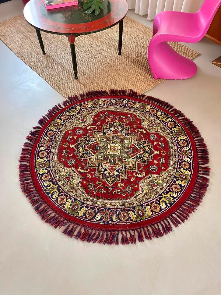 Rond wollen vintage kleed - 140cm, Huis en Inrichting, Stoffering | Tapijten en Kleden, Gebruikt, 100 tot 150 cm, Rond, Rood, Ophalen of Verzenden