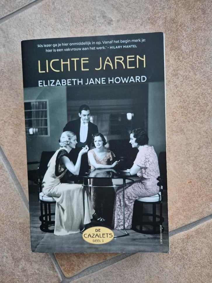 De Cazalets 1 - Lichte Jaren, Boeken, Romans, Zo goed als nieuw, Nederland, Ophalen of Verzenden
