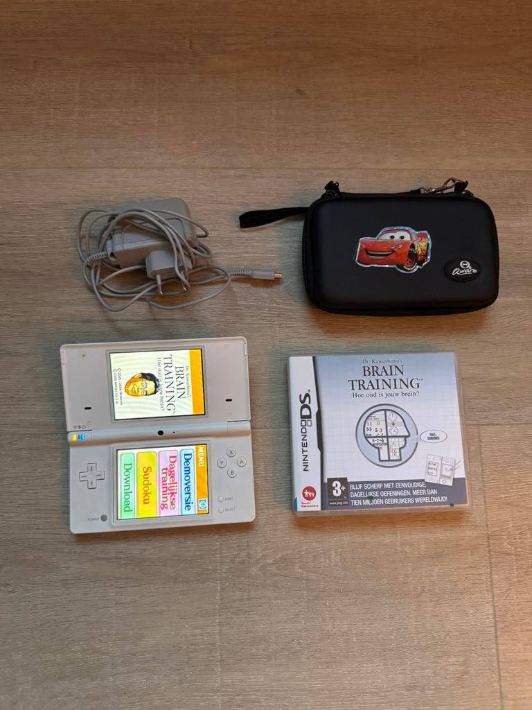 Nintendo DSi Wit + 1 Game (Brain Training) + Lader, Spelcomputers en Games, Spelcomputers | Nintendo DS, Ophalen, Gebruikt, Wit