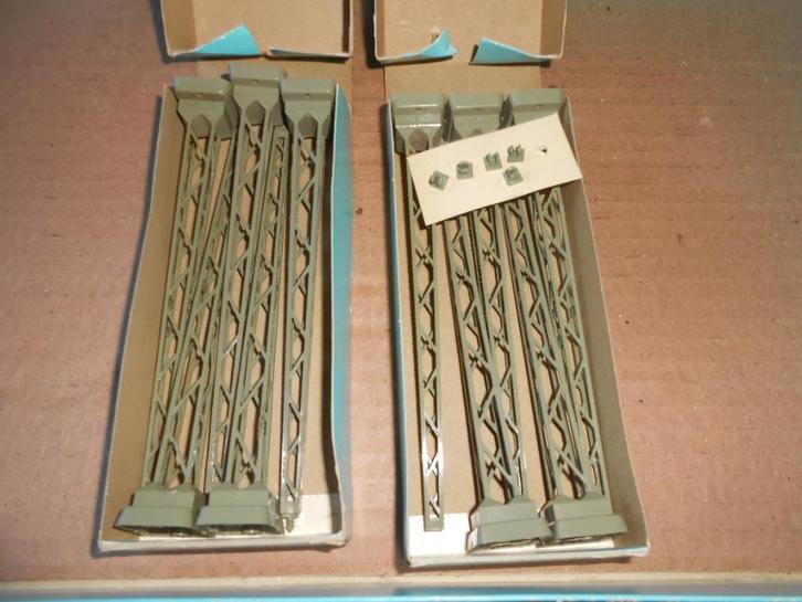 Märklin 7021 10x torenmasten  bovenleiding met isolator ovp, Hobby en Vrije tijd, Modeltreinen | H0, Zo goed als nieuw, Overige typen