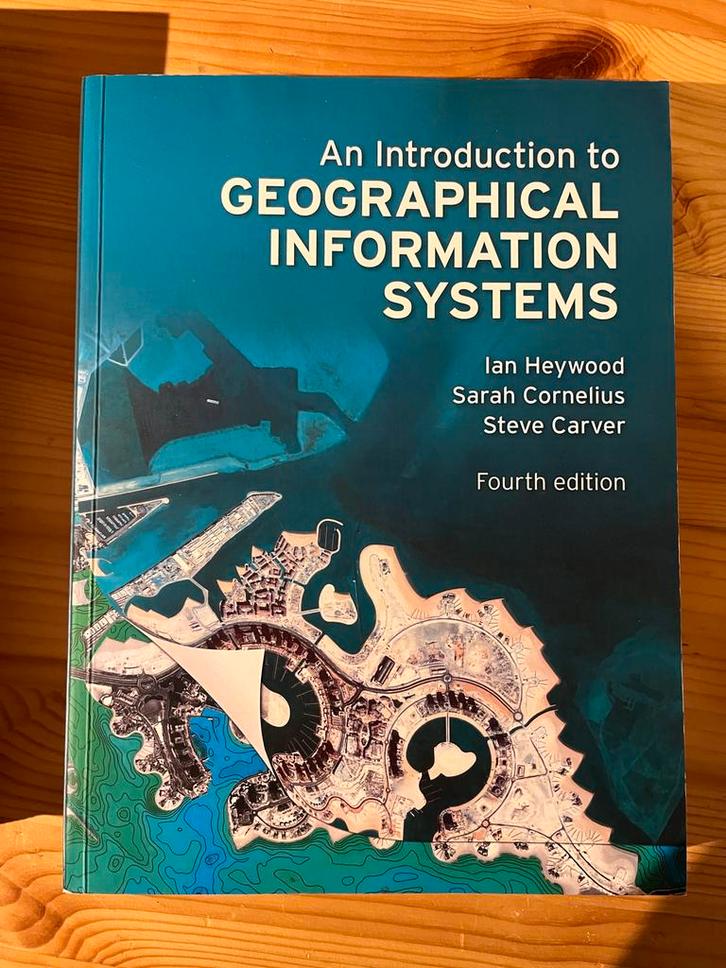 GIS - Inleiding Geografische Informatiesystemen (4e editie), Boeken, Studieboeken en Cursussen, Zo goed als nieuw, HBO, Beta, Ophalen of Verzenden