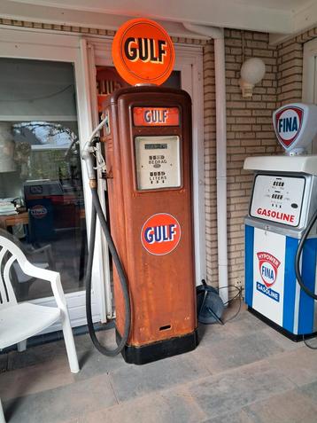 Prachtige Rat Look Style Gilbarco Gulf hoge benzinepomp 1950 beschikbaar voor biedingen