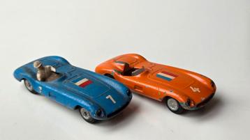 2x oude Tekno Denmark Ferrari 1:43 modelauto 813 beschikbaar voor biedingen
