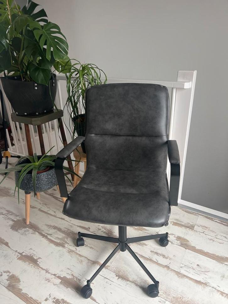 Zo goed als nieuwe bureaustoel, Huis en Inrichting, Bureaustoelen, Zo goed als nieuw, Bureaustoel, Grijs, Ergonomisch, Ophalen of Verzenden