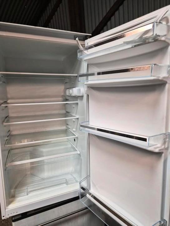 Bosch inbouw koelkast, Witgoed en Apparatuur, Koelkasten en IJskasten, Zo goed als nieuw, Zonder vriesvak, 150 tot 200 liter, 85 tot 120 cm