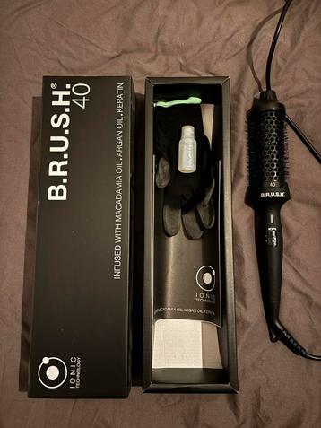 B.R.U.S.H. 40 Ionic Technologie Haarborstel beschikbaar voor biedingen