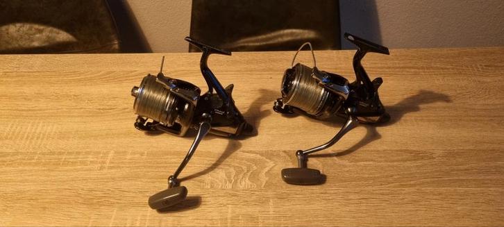 Set van twee Shimano Baitrunner XTRA-LC CI4 molens, Watersport en Boten, Hengelsport | Karpervissen, Zo goed als nieuw, Molen