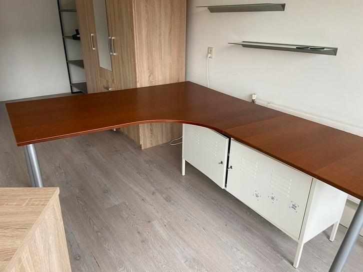 IKEA Hoekbureau - Ruimtebesparend en Praktisch!, Huis en Inrichting, Bureaus, Gebruikt, Bureau, Ophalen