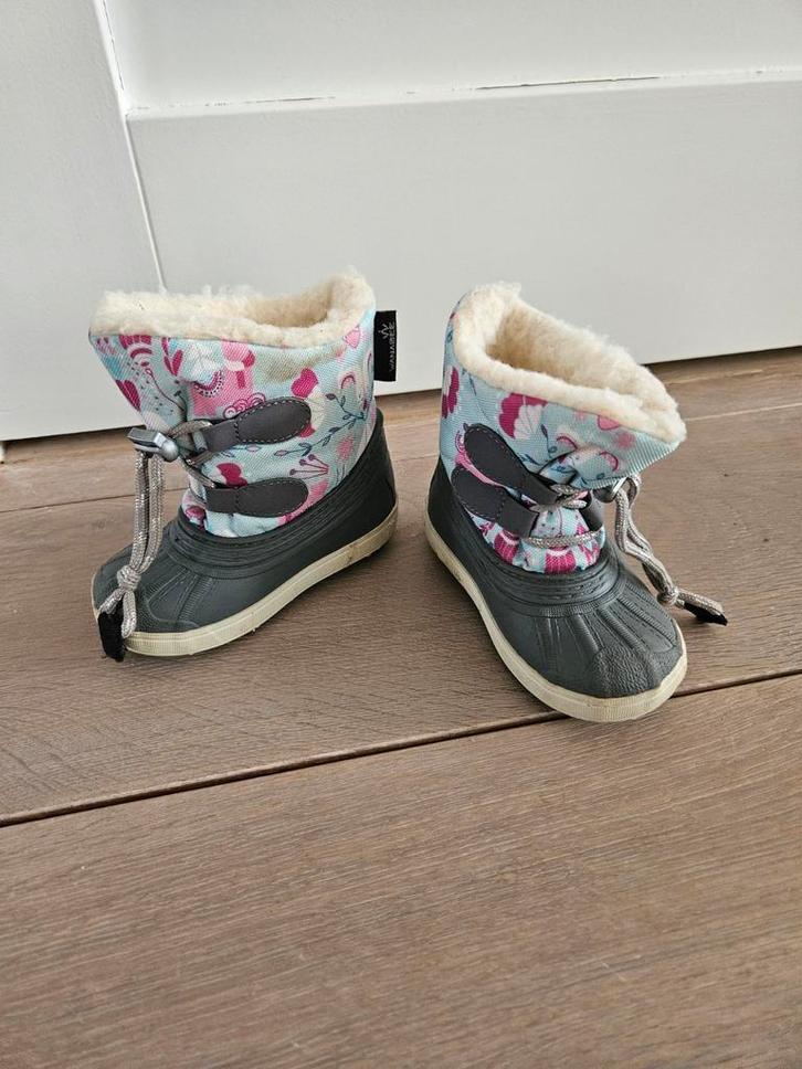 kinder snowboots maat 20/21 – zo goed als nieuw!, Kinderen en Baby's, Kinderkleding | Schoenen en Sokken, Zo goed als nieuw, Laarzen