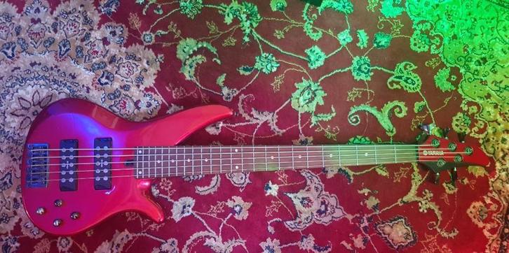 Yamaha Bass 5 string RBX375 actief, Muziek en Instrumenten, Snaarinstrumenten | Gitaren | Bas, Gebruikt, Elektrisch, 5-snarig