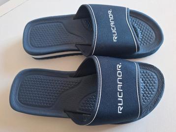 Nieuwe badslippers Rucanor 39/40/41 donkerblauw beschikbaar voor biedingen