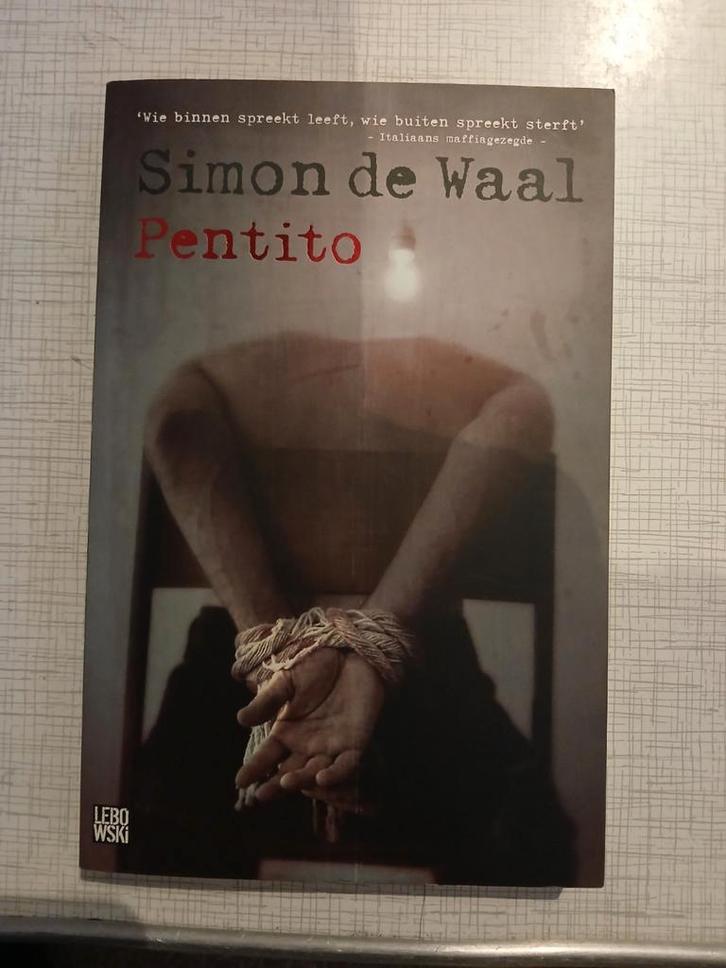 Simon de Waal - Pentito, Boeken, Thrillers, Zo goed als nieuw, Ophalen of Verzenden