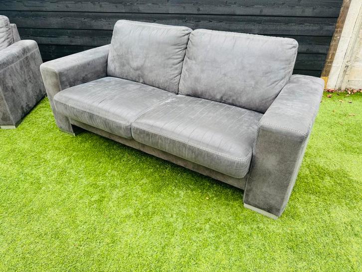GRATIS: Complete set: 3-zits bank + 1-zits stoel – grijs, Antiek en Kunst, Antiek | Meubels | Stoelen en Banken, Ophalen of Verzenden