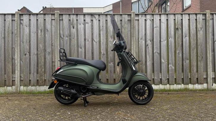 Vespa Primavera E5 (2021) - Prachtige scooter!, Fietsen en Brommers, Scooters | Vespa, Zo goed als nieuw, Overige modellen, Maximaal 25 km/u