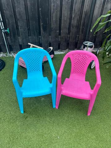 2 kinderstoeltje beschikbaar voor biedingen