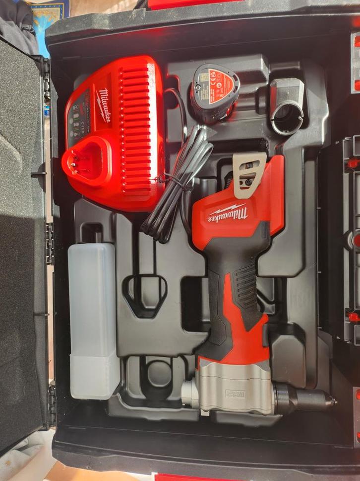 Milwaukee M12 FUEL Accu Popnageltang Set, Doe-het-zelf en Verbouw, Gereedschap | Boormachines, Ophalen of Verzenden