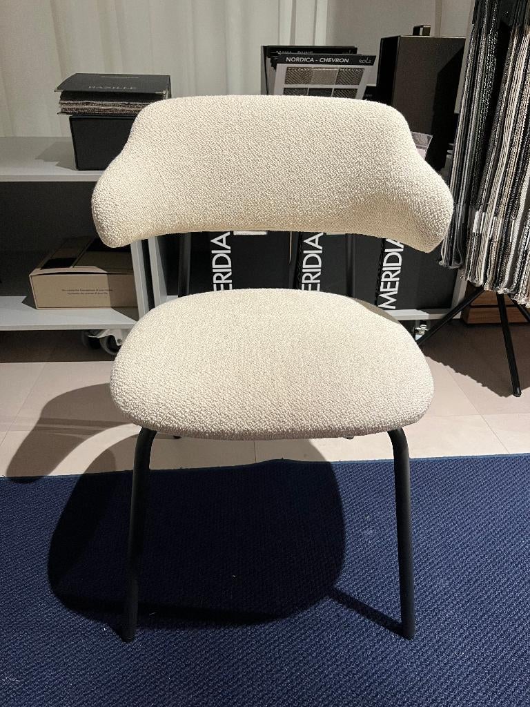 Artifort - Eetkamerstoel Aloa met arm, Huis en Inrichting, Stoelen, Ophalen, Wit, Nieuw, Eén