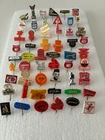 54 leuke speldjes / pins jaren 60/70, Verzenden, Gebruikt, Overige onderwerpen