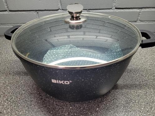 Nieuwe Biko kook - braadpan 32 cm, Huis en Inrichting, Keuken | Potten en Pannen, Nieuw, Koekenpan of Braadpan, Aluminium, Inductieplaat