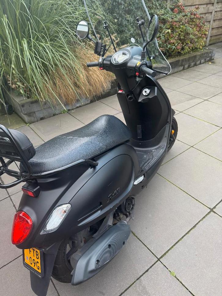 Scooter Sim Fiddle 4, Fietsen en Brommers, Scooters | SYM, Zo goed als nieuw, Fiddle, Maximaal 45 km/u, Benzine, Ophalen