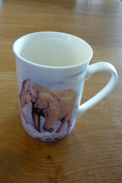 Nieuw '' OLIFANTEN MOK ''., Huis en Inrichting, Keuken | Servies, Nieuw, Porselein, Ophalen of Verzenden