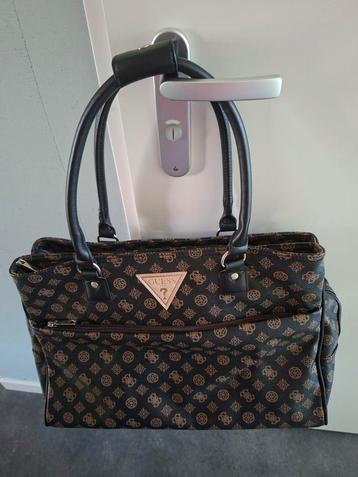 Grote Guess tas - nooit gebruikt! beschikbaar voor biedingen