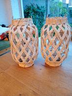 Twee windlichten van touw om ijzer, Ophalen