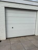 Witte geisoleerde garagepoort, Doe-het-zelf en Verbouw, Rolluiken, Ophalen, Gebruikt, 200 cm of meer, Wit