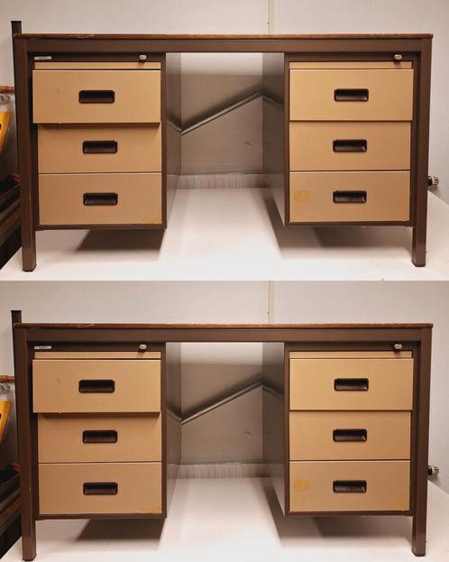 2x Industrieel Backfield Bureau met vaste Ladeblokken, Huis en Inrichting, Bureaus, Gebruikt, Bureau, Ophalen