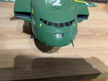 Een groot model van Thunderbirds Ship 2  plus de  No 1  beschikbaar voor biedingen