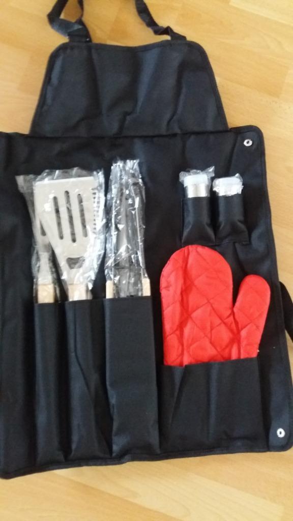 BBQ schort met accessoires. Per stuk 12,50 of 2 voor 20,00., Tuin en Terras, Barbecue-accessoires, Nieuw, Ophalen of Verzenden