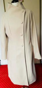 Elegante Beige Jas. Maat M . kleur creme, Kleding | Dames, Jassen | Zomer, Ophalen of Verzenden, Nieuw, Maat 38/40 (M), Beige