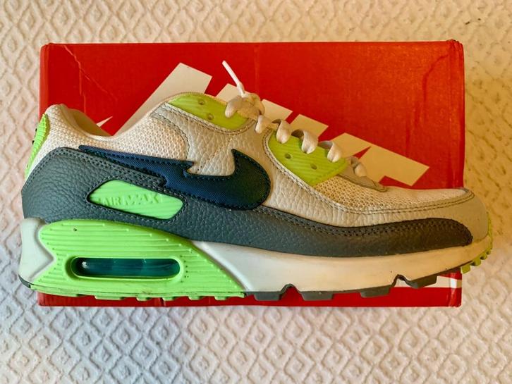 Nike Air Max 90 “Lime Glow” – Maat 45, Kleding | Heren, Schoenen, Zo goed als nieuw, Sneakers of Gympen, Overige kleuren, Ophalen of Verzenden