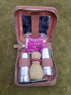 Antieke scheerset in etui, krabber + mesjes., Antiek en Kunst, Verzenden